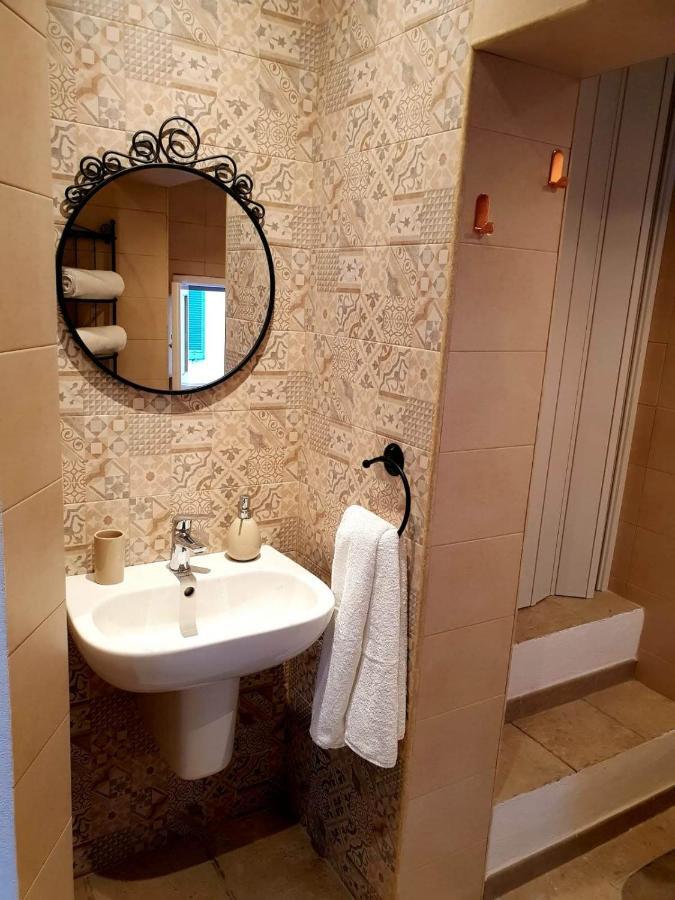 דירות מונופולי Casa Di Nonna Maria מראה חיצוני תמונה
